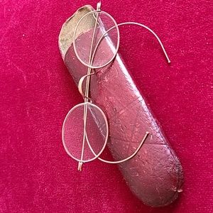 Antique gold wire frame glasses